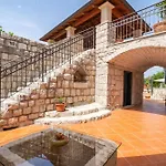 Tatil Evi Majkovi *