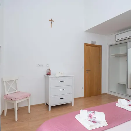 Holiday home Majkovi