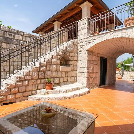 Holiday home Majkovi *