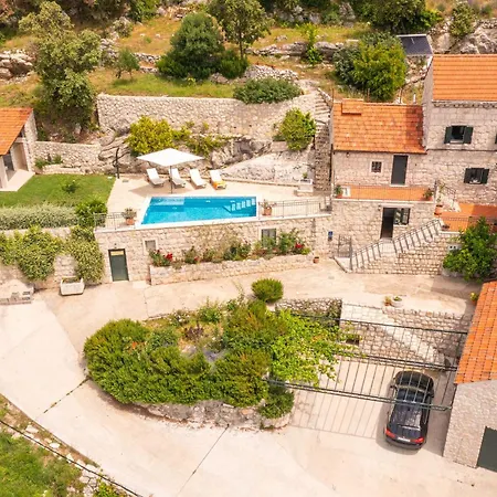 Majkovi Holiday home *