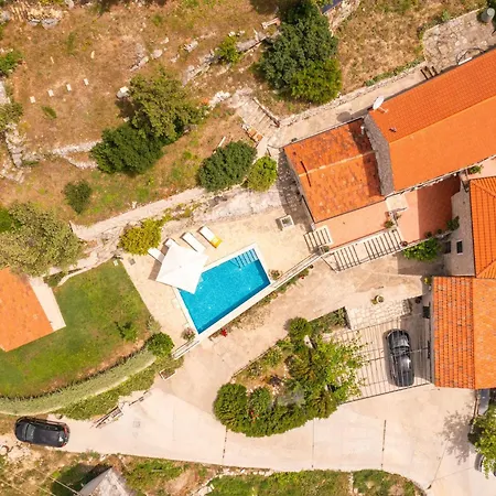 Holiday home Majkovi